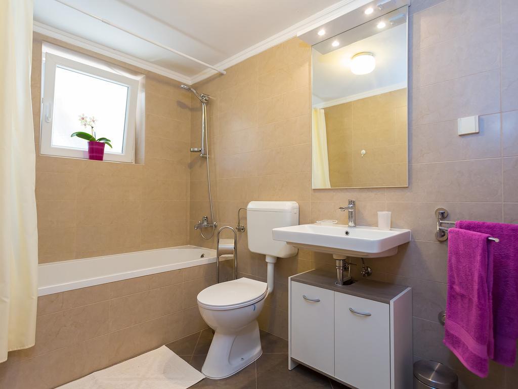 Apartment Luce Porec Bagian luar foto